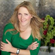 Lea Romanowski from Designing on the Edge