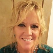 Lauren Wise from Wise To Be Social