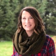 Abby Buzon from The Helpful Marketer