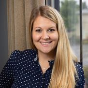 Stephanie Hunt from The Savvy Peach