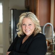 Kelly Horna from Kelly Horna Realtor simpliHŌM 