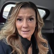 Amy Knapp from Sunnyside Up Beauty Bar LLC 