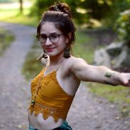 Scarlett Stanhope from The Biz Hippie