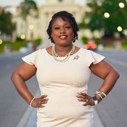 Tomica Harris from T. Harris Mobile Notary