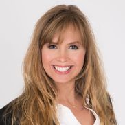 Sheleana Gray from Lighten Your Load Bookkeeping, LLC