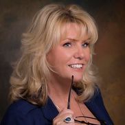 Rose Chamberlain from Coffee and Connections / Social Media Marketing
