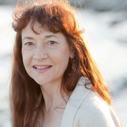 Linzi Martin from Naturally Linzi - Voice Performer. Pause Serenity Lifestyle. Stuck Creatives? get unstuck with Listening Cheerleader talk listen sessions. Podcaster