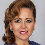 Martha Navarro from Arizona mi casa