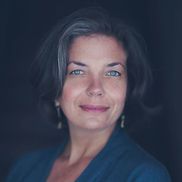 Vanessa Coates from Universal Lending Corporation