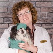 Barbara Winslow from Winslow Vet Mobile / King's Ridge Veterinary Clinic