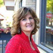 Suzanne Mardesen from Styles by Suzanne at Fiore Salon/ Formerly Grand Hair Designs