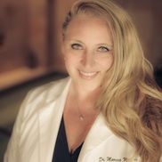 Dr. Marcea Wiggins from SANTÉ Aesthetics 